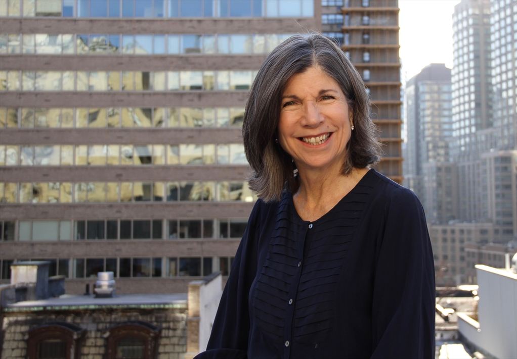 Photo of Anna Quindlen on Barnard campus
