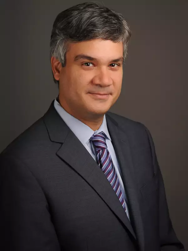 Alexander Cooley headshot