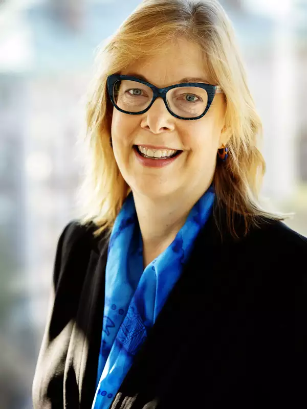 Kimberly Marten headshot